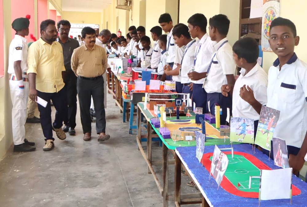 தூத்துக்குடி புனித பிரான்சிஸ் சவேரியார் மேல்நிலைப் பள்ளியில் சயின்ஸ் எக்ஸ்போ 25 அறிவியல் கண்காட்சி